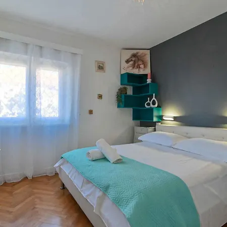 In 6147b Apartment *