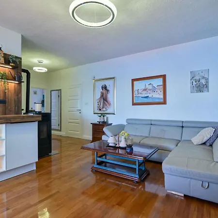 Apartman In 6147b Trogir