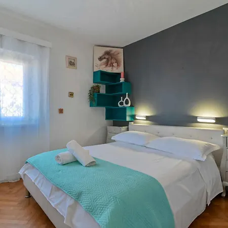 Apartman In 6147b Trogir
