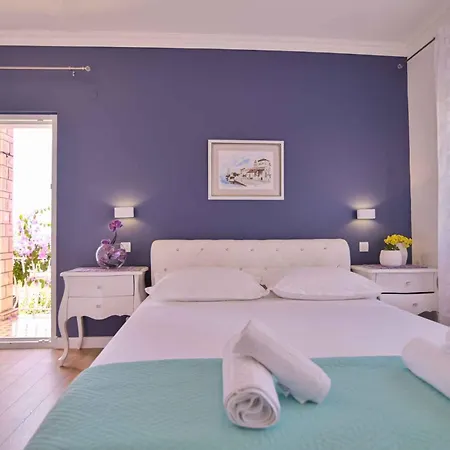 In 6147b Trogir