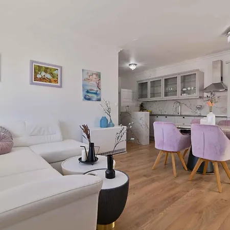 Apartment In 6147b Trogir